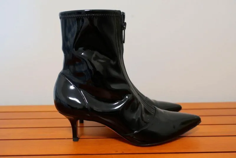 Gianvito Rossi Zip-Front 55 Ankle Boots Black Vinyl Size 36.5 Kitten Heel