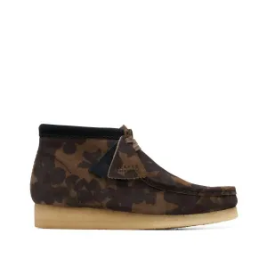 Men's Wallabee Boot In Black/khaki Floral