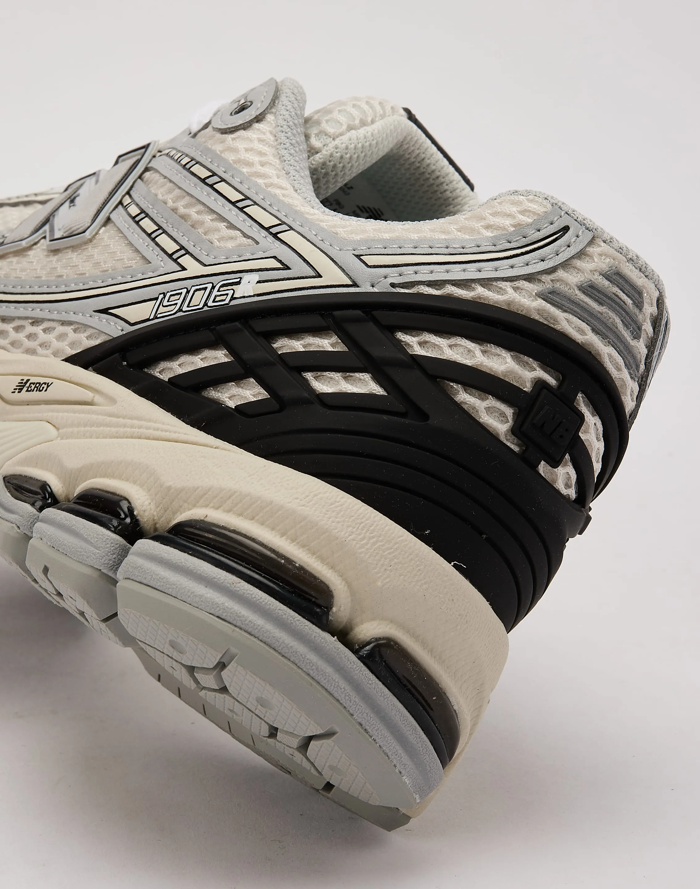 New Balance 1906R