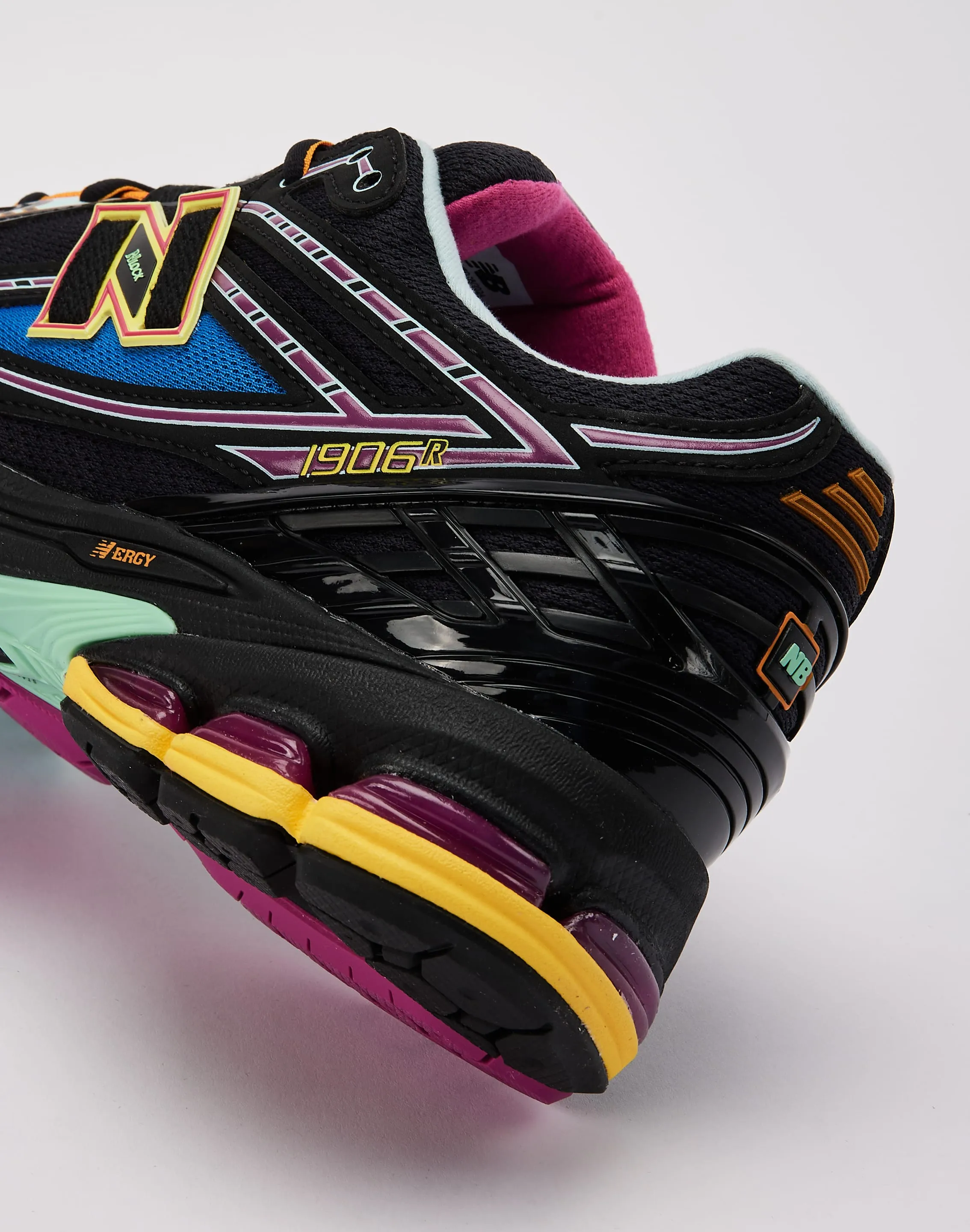 New Balance 1906R