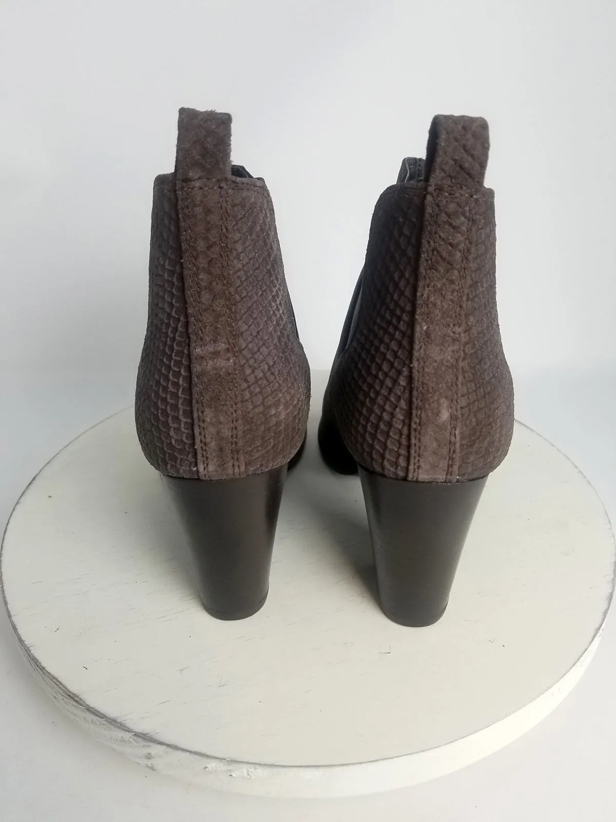 Seychelles Size 8.5 Brown Textured Boots NWOB