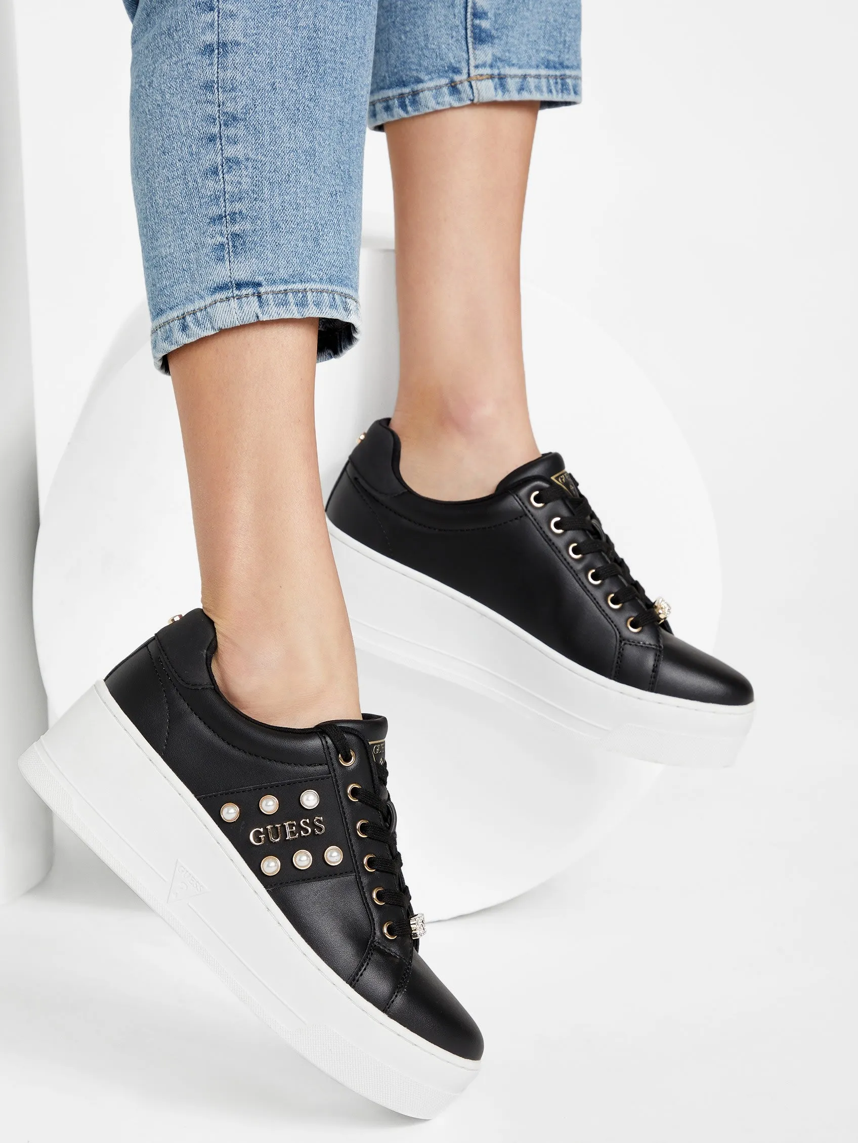 Sonta Pearl Low-Top Sneakers