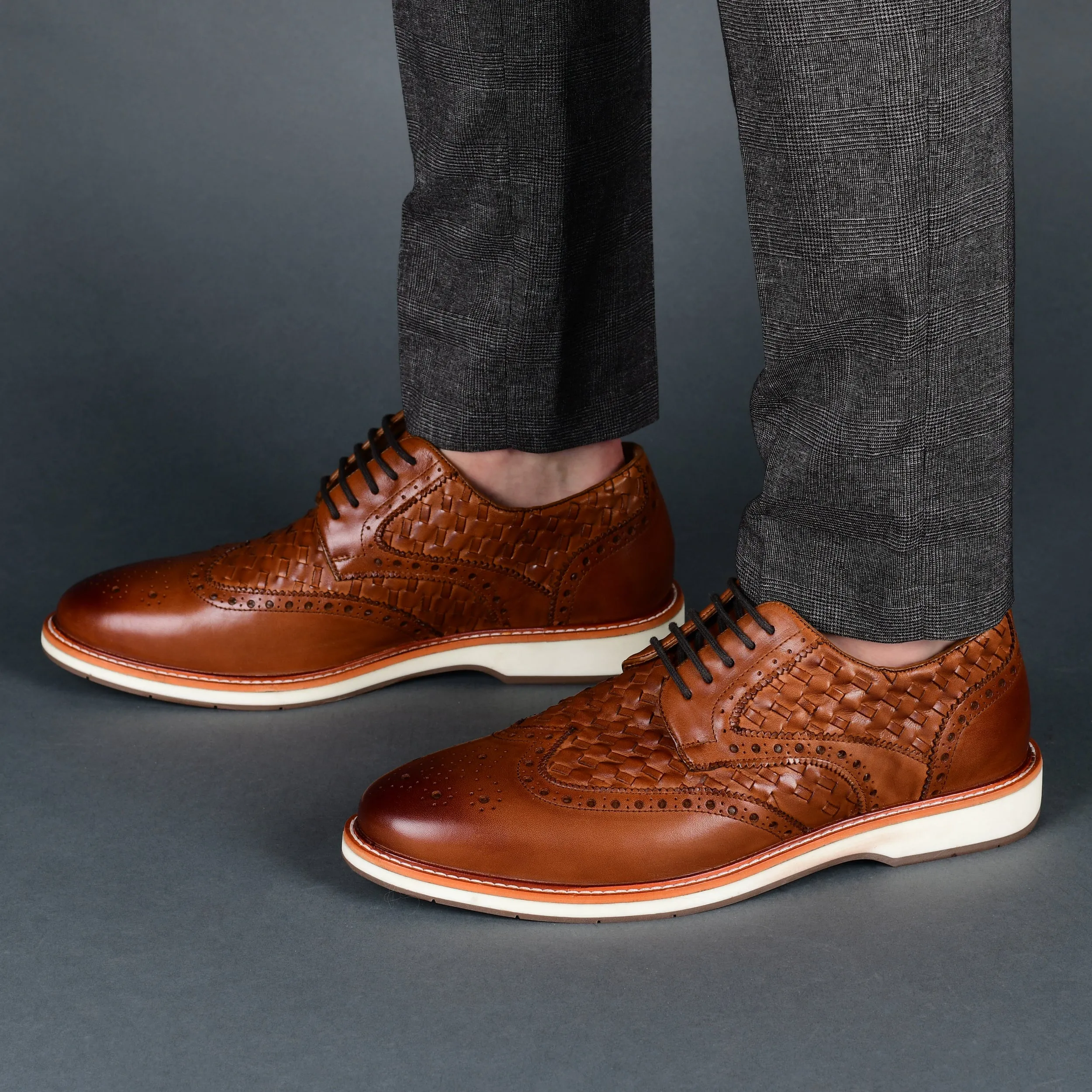 Thomas & Vine Radcliff Woven Wingtip Derby