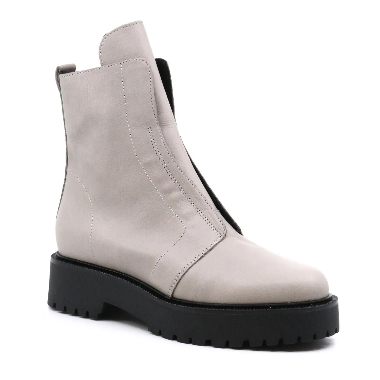 Women Koil Boot In Cement