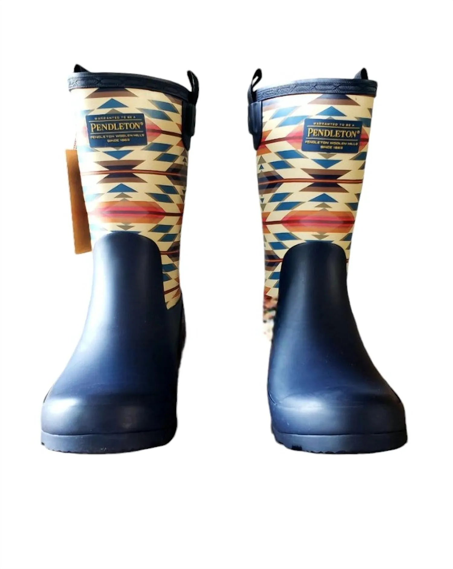 Women's Classic Wyeth Trail Mid Boot In Navy