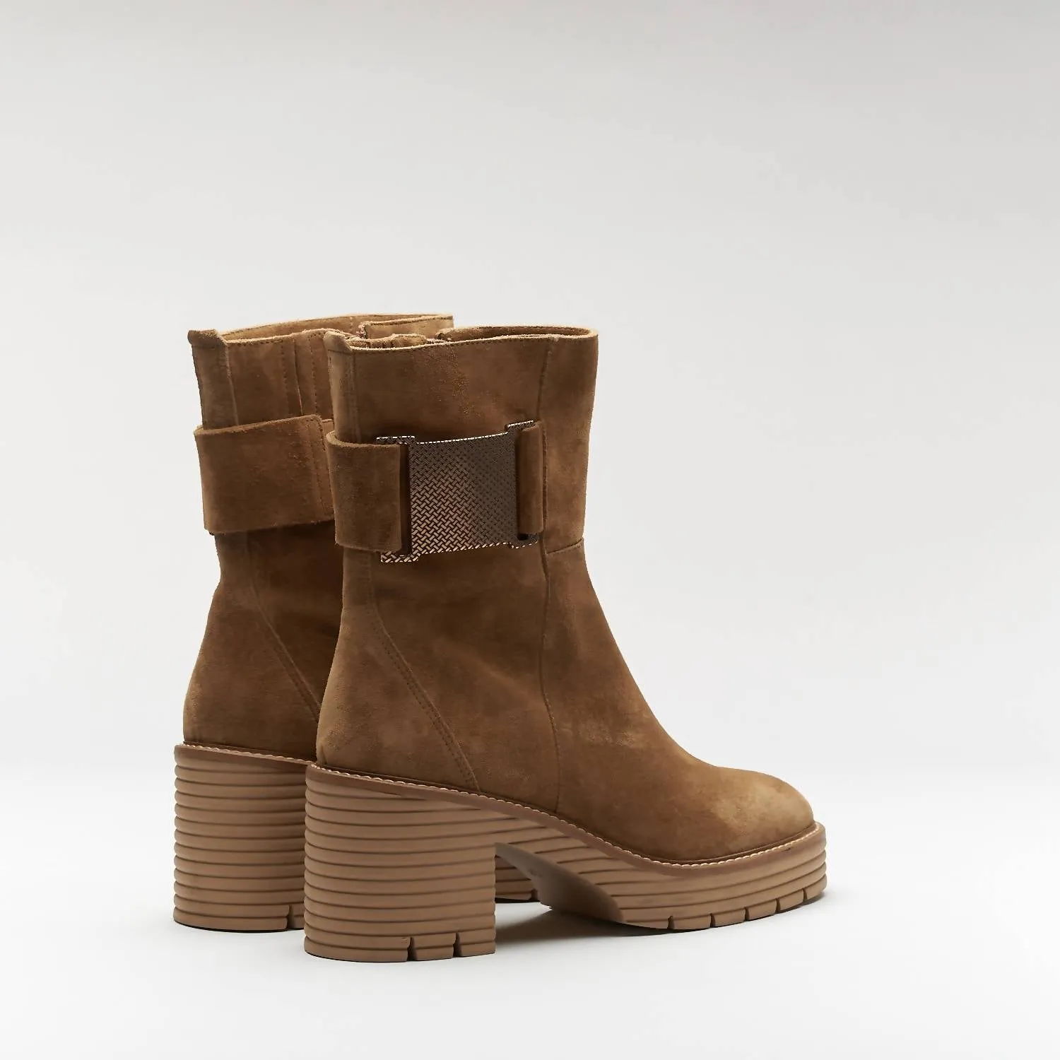 Women's Montez Boots In Cuoio