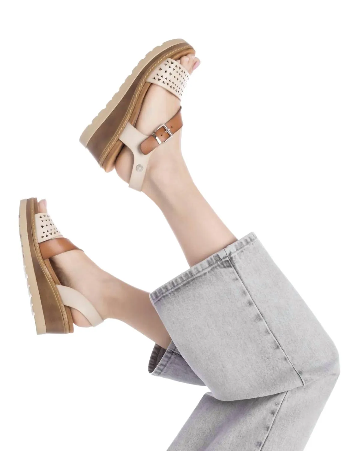 Women's Refresh Wedge Sandals In Ice Beige