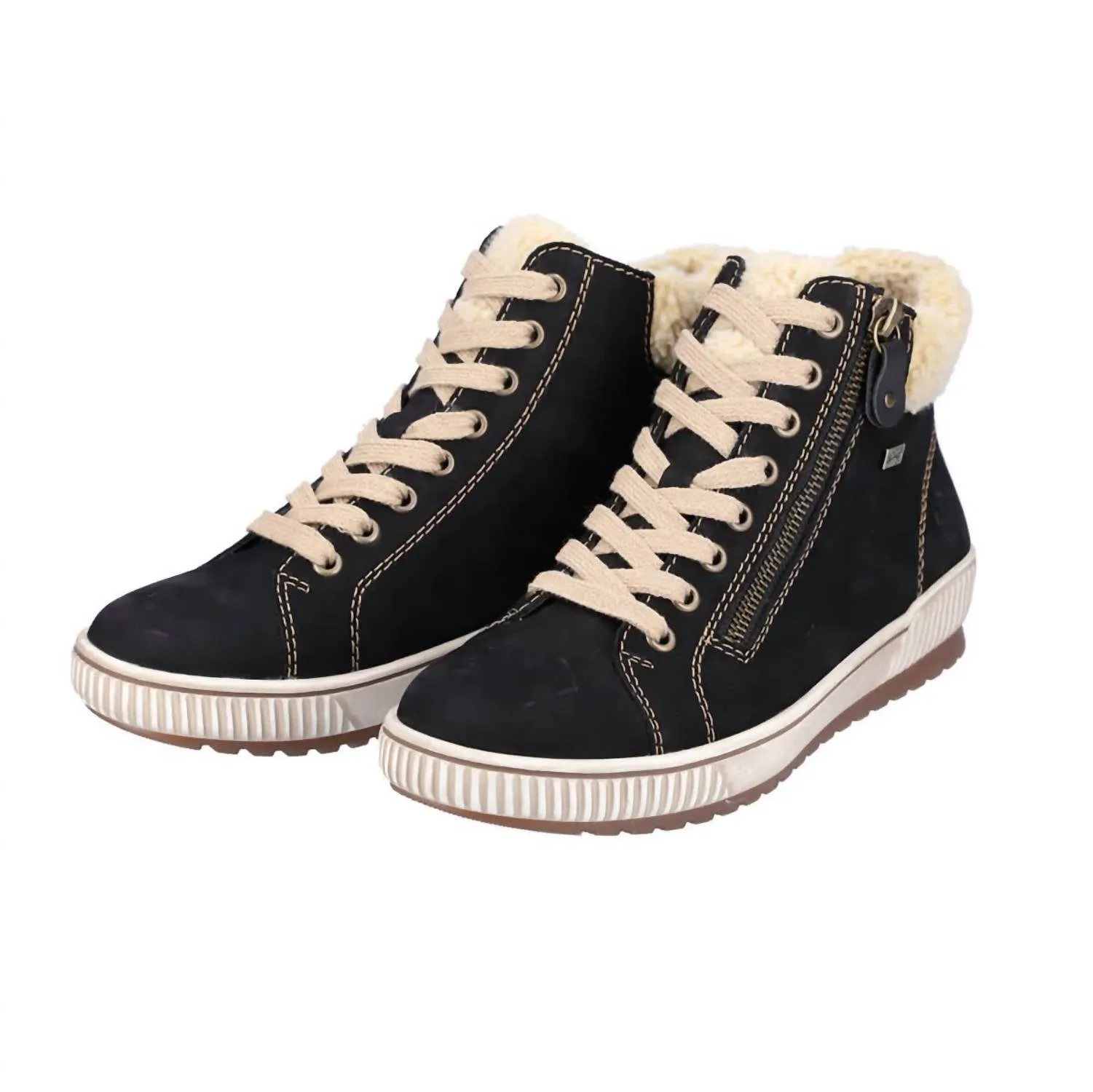 Women's Water Resistant Ankle Boot In Black